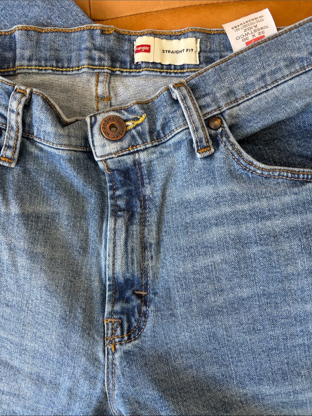 Wrangler Straight Fit Light Blue Denim Jeans - Picture 3 of 3